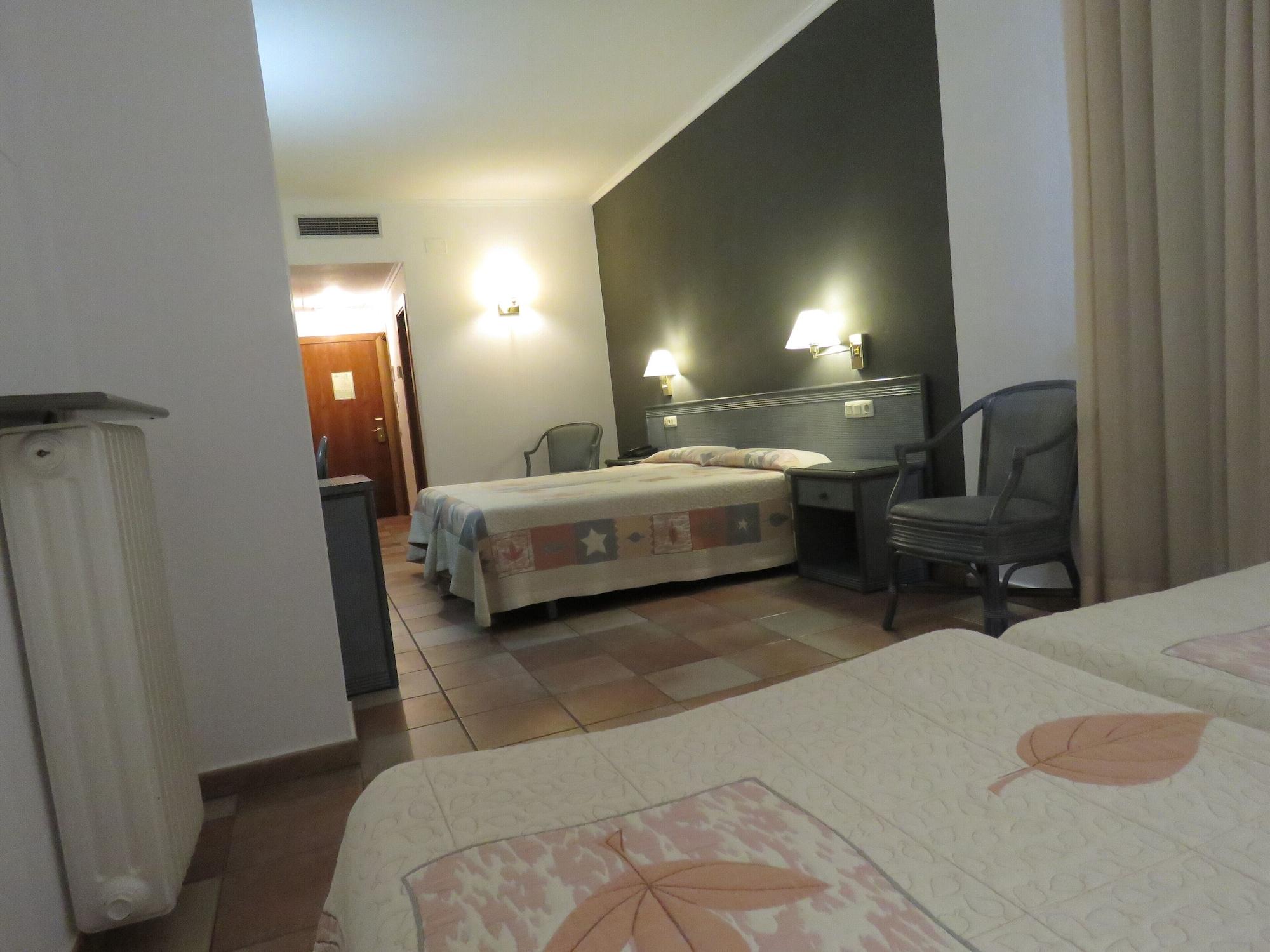 Hotel Santa Anna L'Estartit Exterior photo